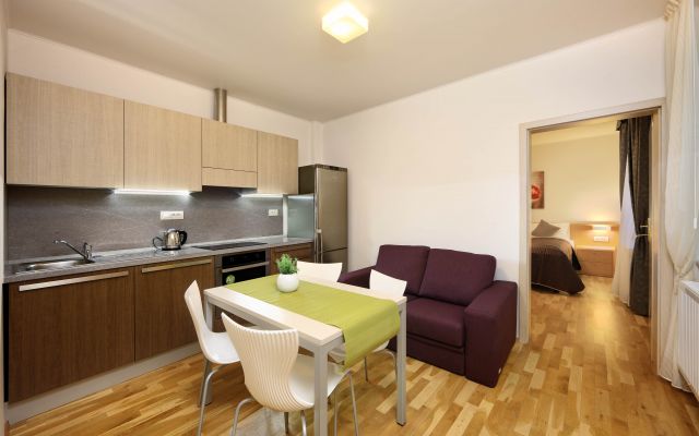 1-BEDROOM APARTMENT