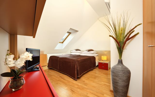 DELUXE 2-SCHLAFZIMMER APARTMENT MIT TERRASSE (4 pax)