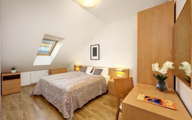 DELUXE 2-SCHLAFZIMMER APARTMENT MIT TERRASSE (4 pax)